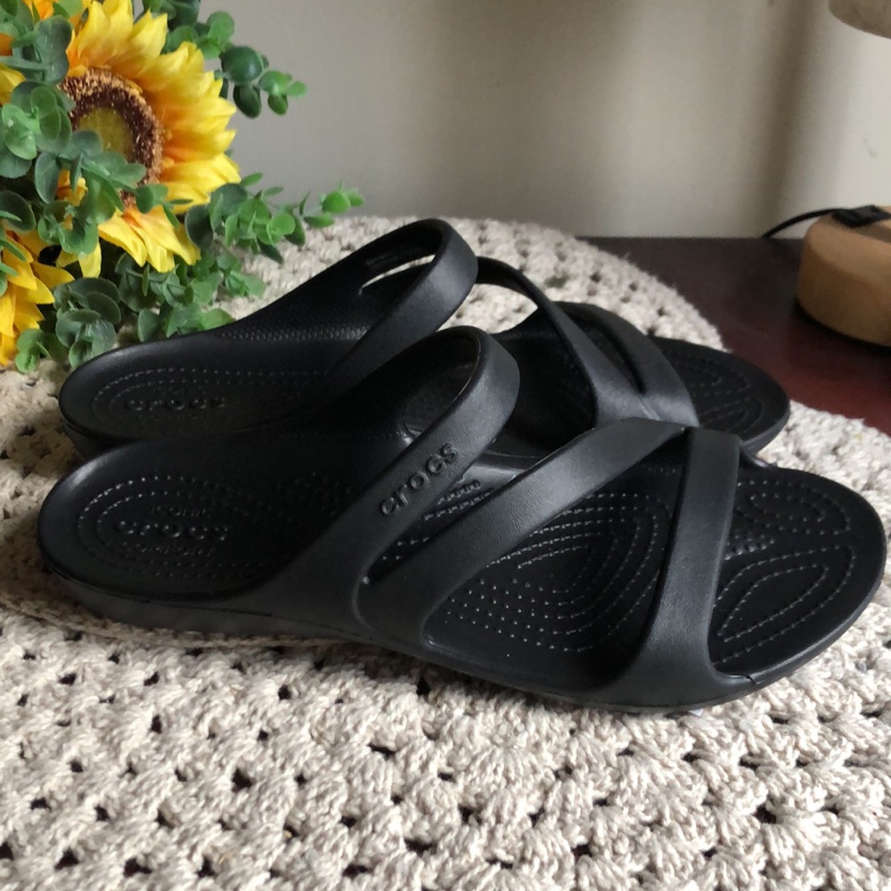 CROCS Black Slip-On Kadee II Sandals. SIZE 8 - Picture 3 of 10